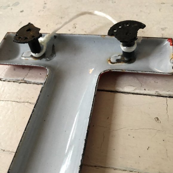 EUC - Vintage Cherry Red Enamel Metal Letter "T" - Picture 4 of 4